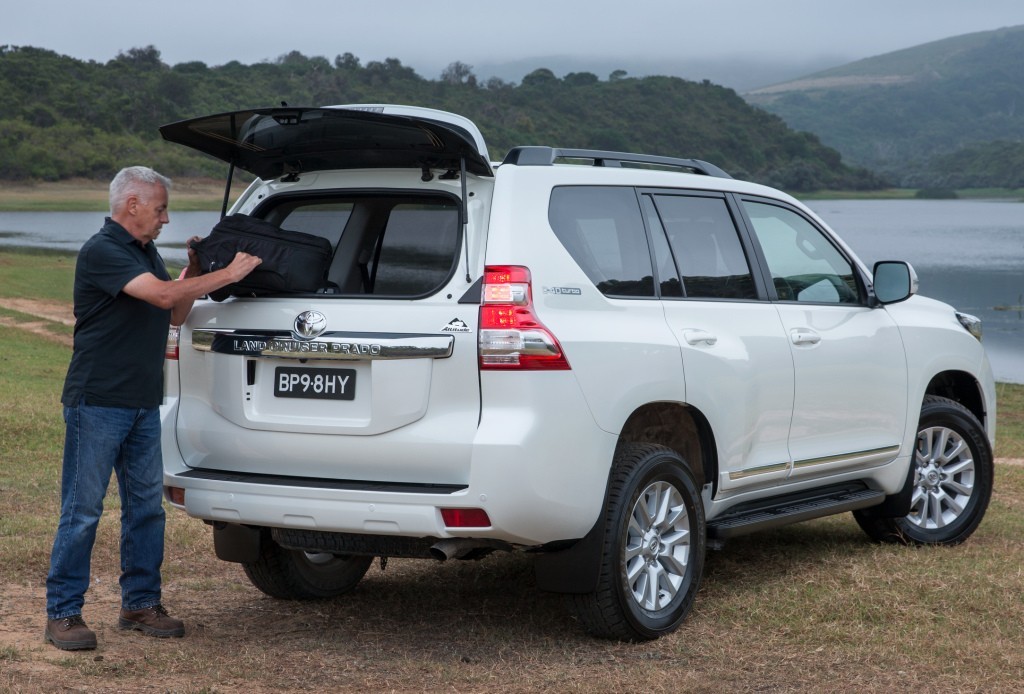 toyota_land_cruiser_prado_altitude_150_2014.jpg